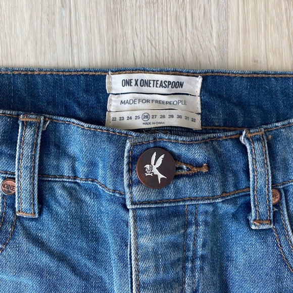 One Teaspoon Awesome Baggies - Picture 2 of 6